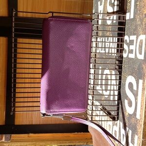 Lavemi RFID wallet/wristlet LG Zip Around